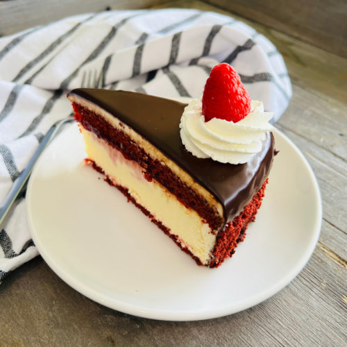 Red Velvet Raspberry Cheesecake(1 slice)